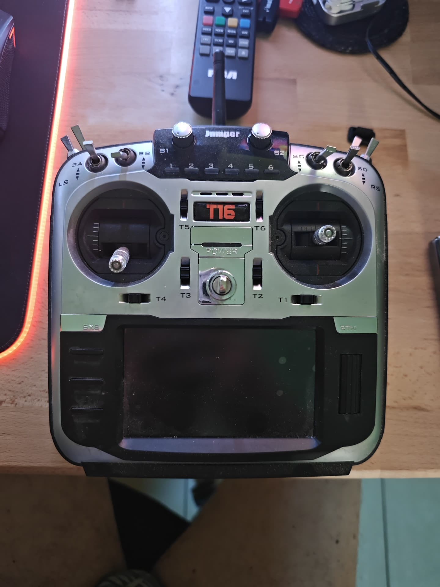 jumper t16